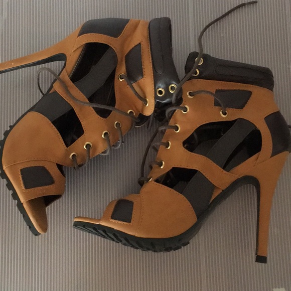 New Army booties - Picture 4 of 7